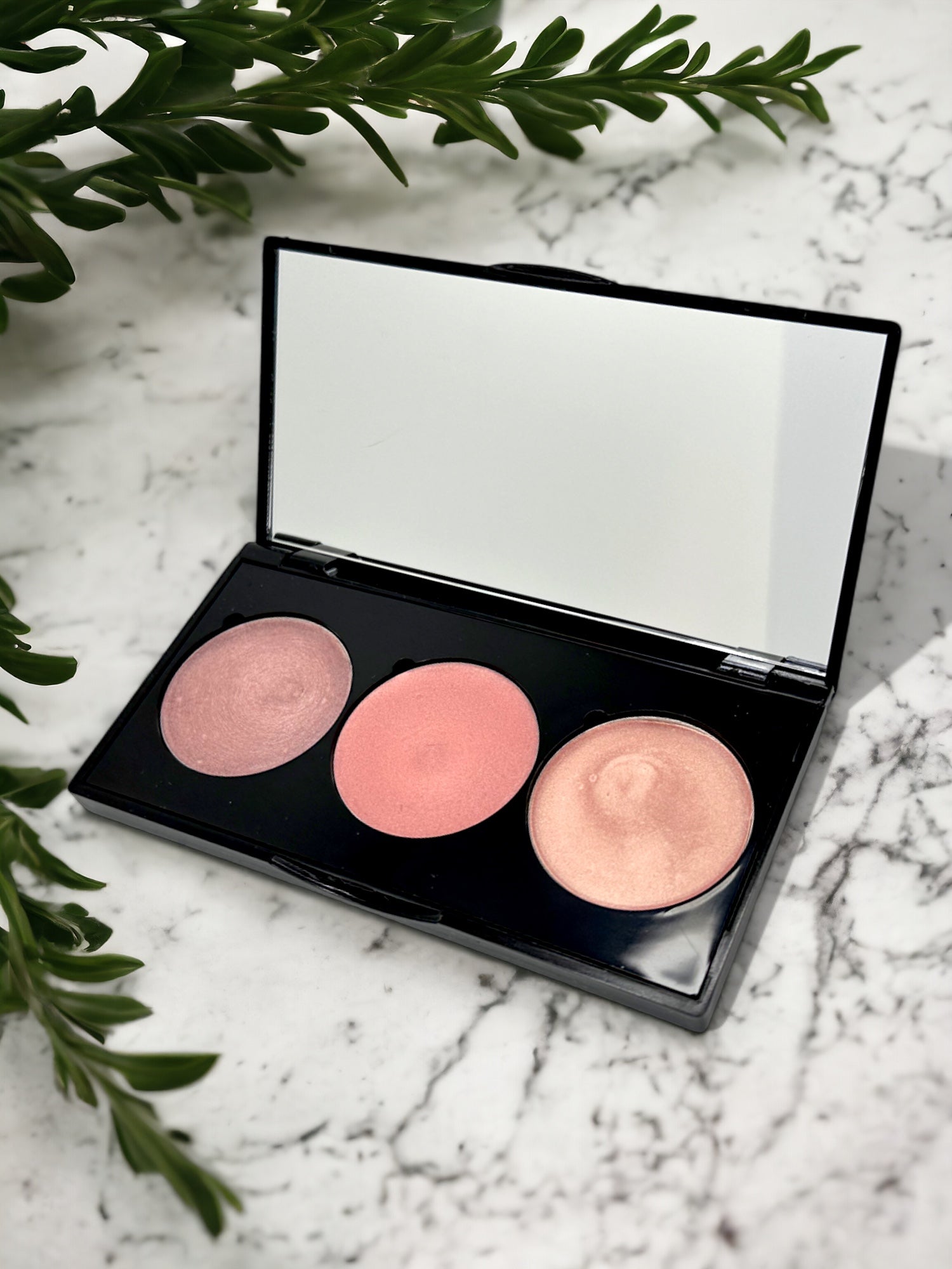 Palette Trio illuminateurs en crème IRREVOCABLE